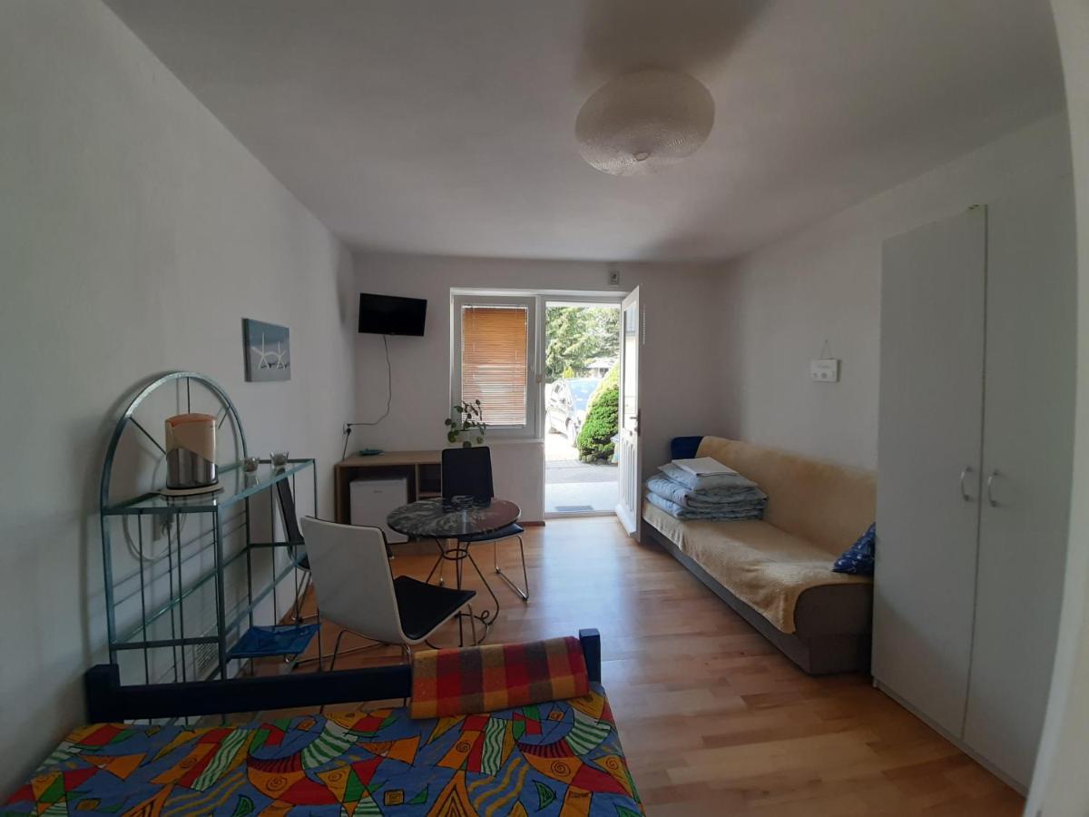 Pokoje Goscinne Weronika Ostrowo  Exterior foto